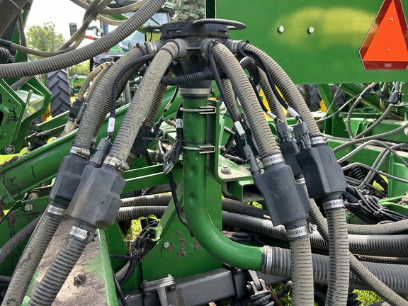 2016 John Deere 1890 Air Seeder