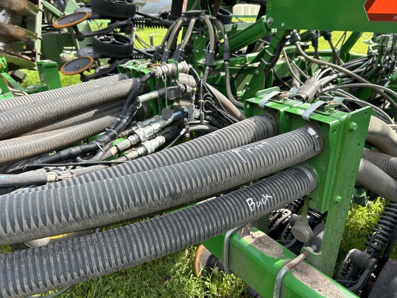 2016 John Deere 1890 Air Seeder