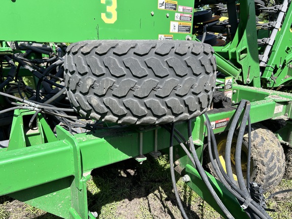 2009 John Deere 1890 Air Seeder