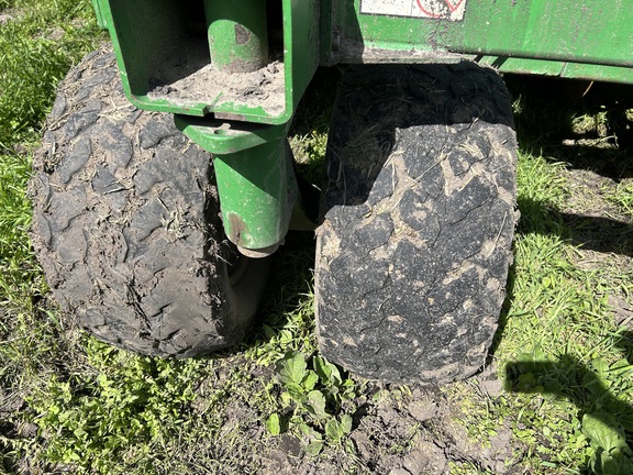 2009 John Deere 1890 Air Seeder