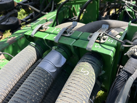 2009 John Deere 1890 Air Seeder