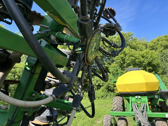 2009 John Deere 1890 Air Seeder