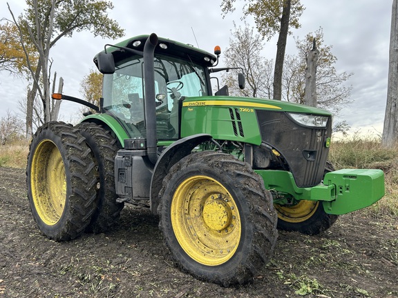 2013 John Deere 7260R Tractor