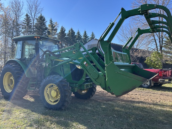 2013 John Deere 5100M Tractor