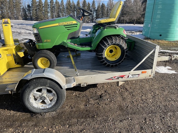 2009 John Deere X720 Garden Tractor