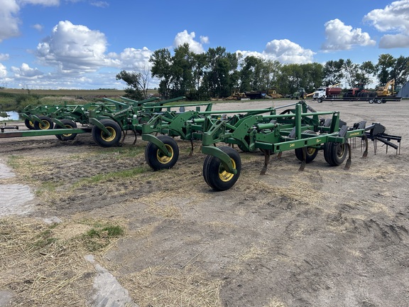 2010 John Deere 2410 Chisel Plow