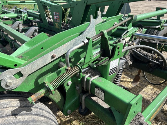 2010 John Deere 2410 Chisel Plow