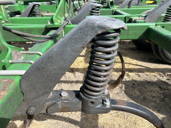 2010 John Deere 2410 Chisel Plow