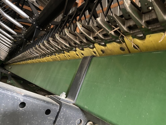 2022 John Deere RD35F Header Combine