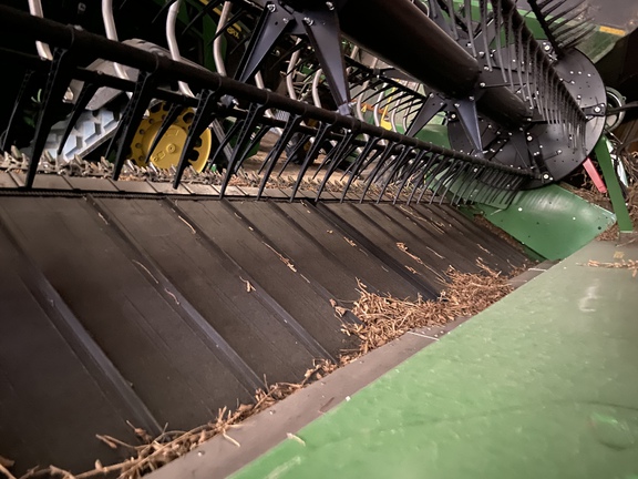 2022 John Deere RD35F Header Combine