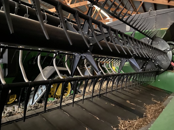2022 John Deere RD35F Header Combine