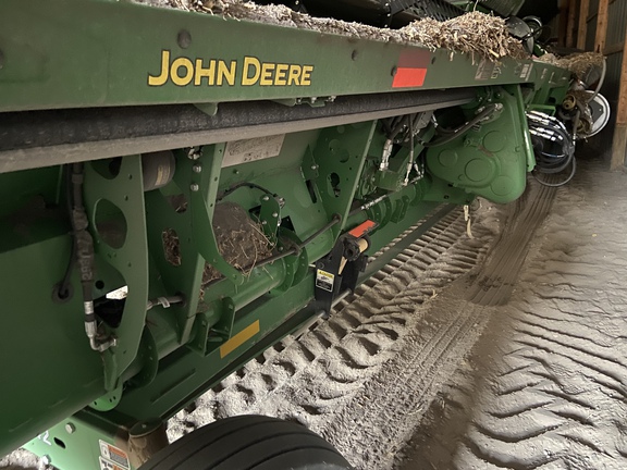 2022 John Deere RD35F Header Combine