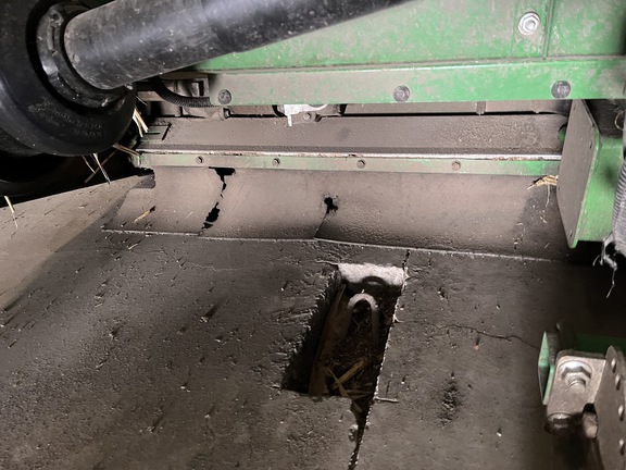 2014 John Deere 608C Header Corn Head