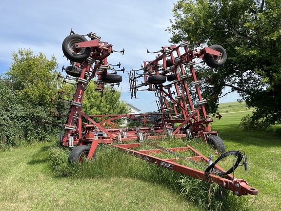 Wil-Rich quad 5 Field Cultivator