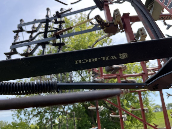 Wil-Rich quad 5 Field Cultivator