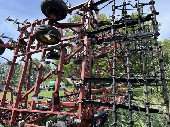 Wil-Rich quad 5 Field Cultivator