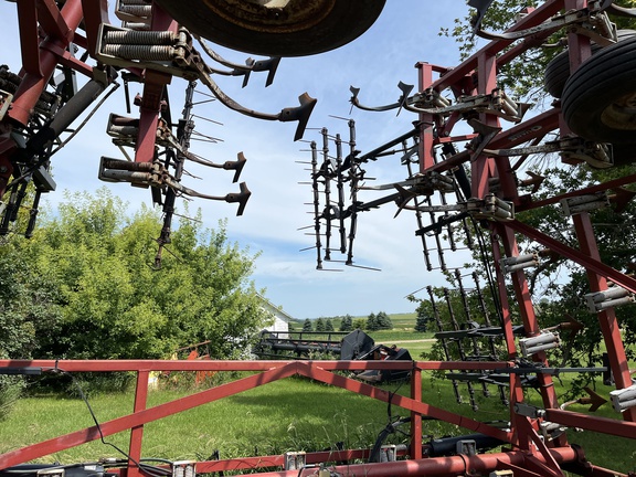 Wil-Rich quad 5 Field Cultivator