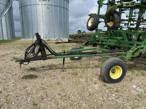 2005 John Deere 2210 Field Cultivator