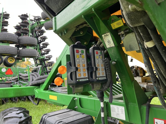2021 John Deere 1890 Air Seeder