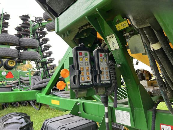 2021 John Deere 1890 Air Seeder