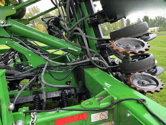 2021 John Deere 1890 Air Seeder