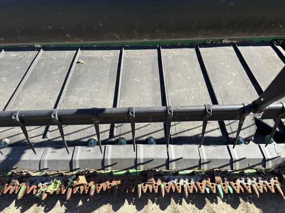 2013 John Deere 640FD Header Combine