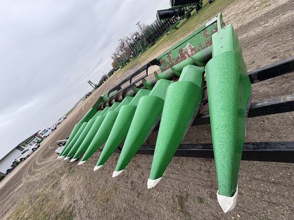 John Deere 822 Header Corn Head
