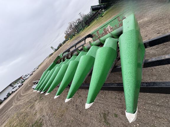 John Deere 822 Header Corn Head