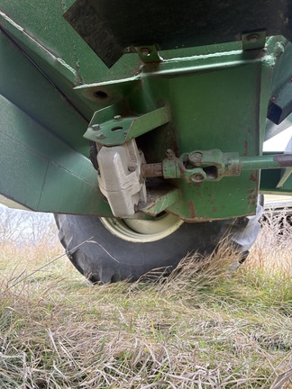 1994 J&M 750 - 14 Grain Cart