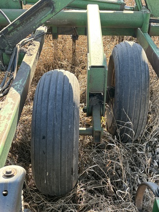 1994 John Deere 980 Field Cultivator