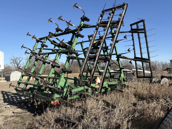 1994 John Deere 980 Field Cultivator