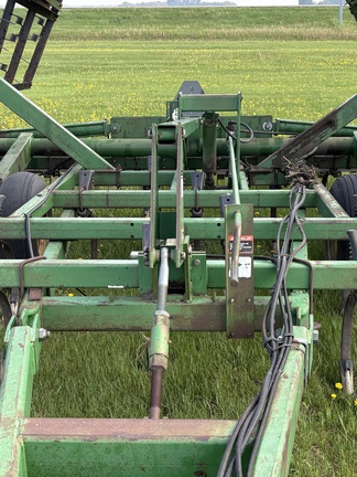 1994 John Deere 980 Field Cultivator