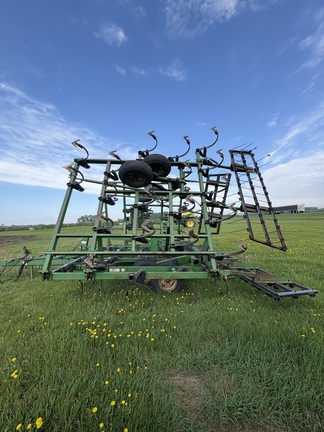 1994 John Deere 980 Field Cultivator