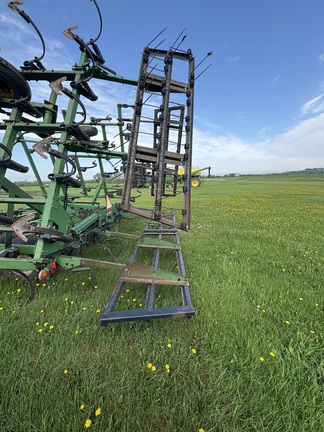 1994 John Deere 980 Field Cultivator