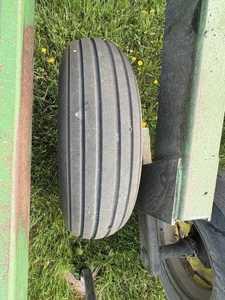 1994 John Deere 980 Field Cultivator
