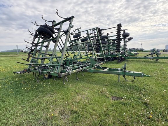 1994 John Deere 980 Field Cultivator
