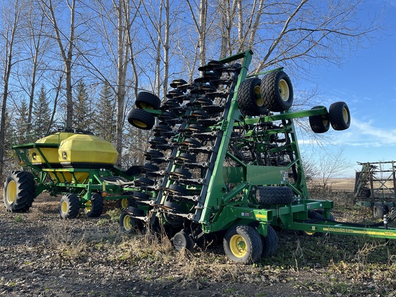 2010 John Deere 1890 Air Seeder