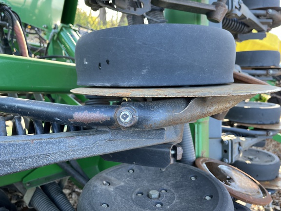2010 John Deere 1890 Air Seeder