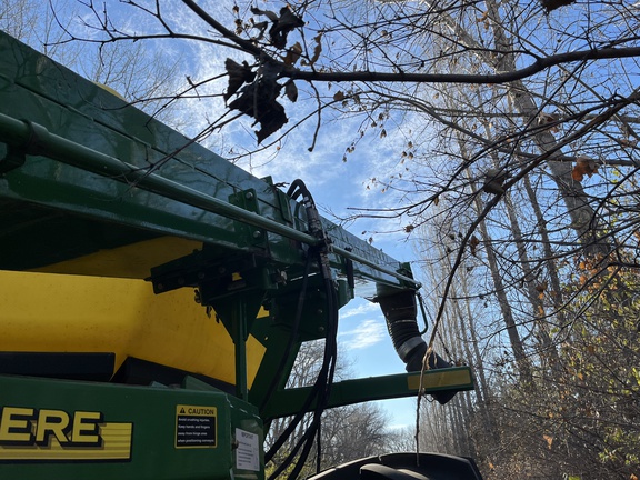 2010 John Deere 1890 Air Seeder