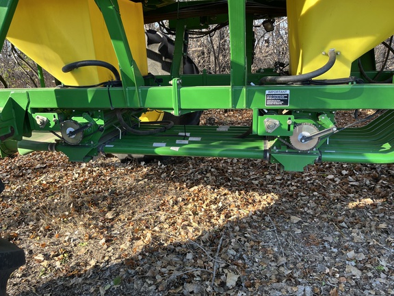 2010 John Deere 1890 Air Seeder