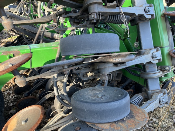 2010 John Deere 1890 Air Seeder