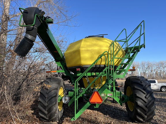 2010 John Deere 1890 Air Seeder