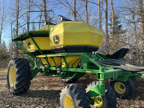 2010 John Deere 1890 Air Seeder