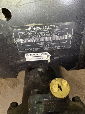 2022 John Deere 2025R Tractor Compact