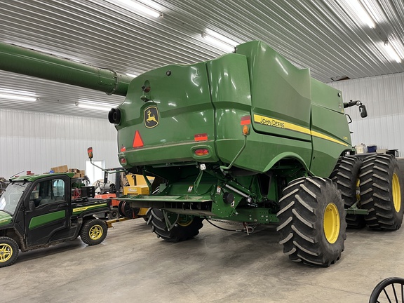 2022 John Deere S780 Combine