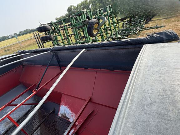 2005 Parker 739 Grain Cart