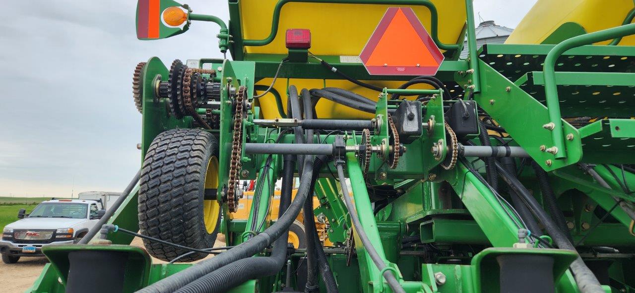 2006 John Deere 1790 Planter