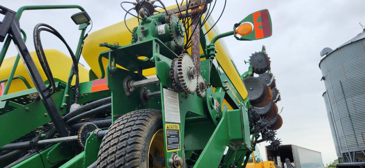 2006 John Deere 1790 Planter