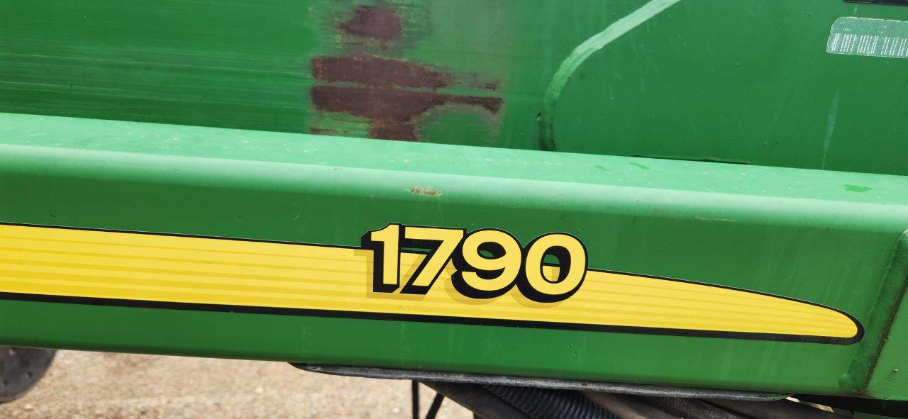 2006 John Deere 1790 Planter