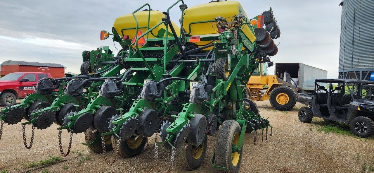 2006 John Deere 1790 Planter